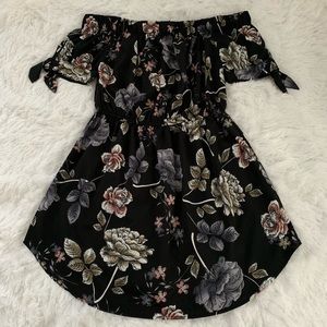 Off the shoulder floral dress, very short!!